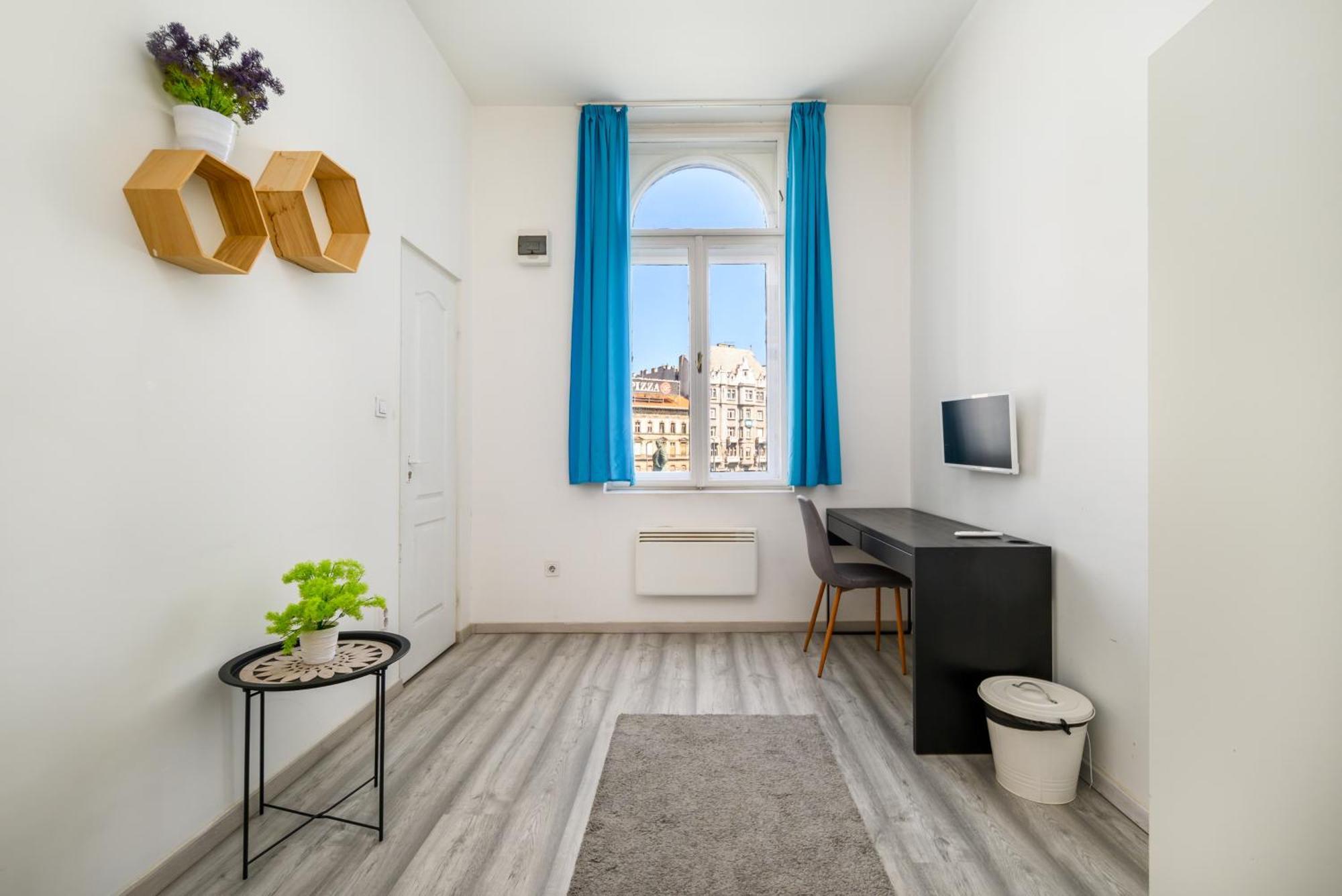 5 Bedrooms Keleti-Home بودابست المظهر الخارجي الصورة