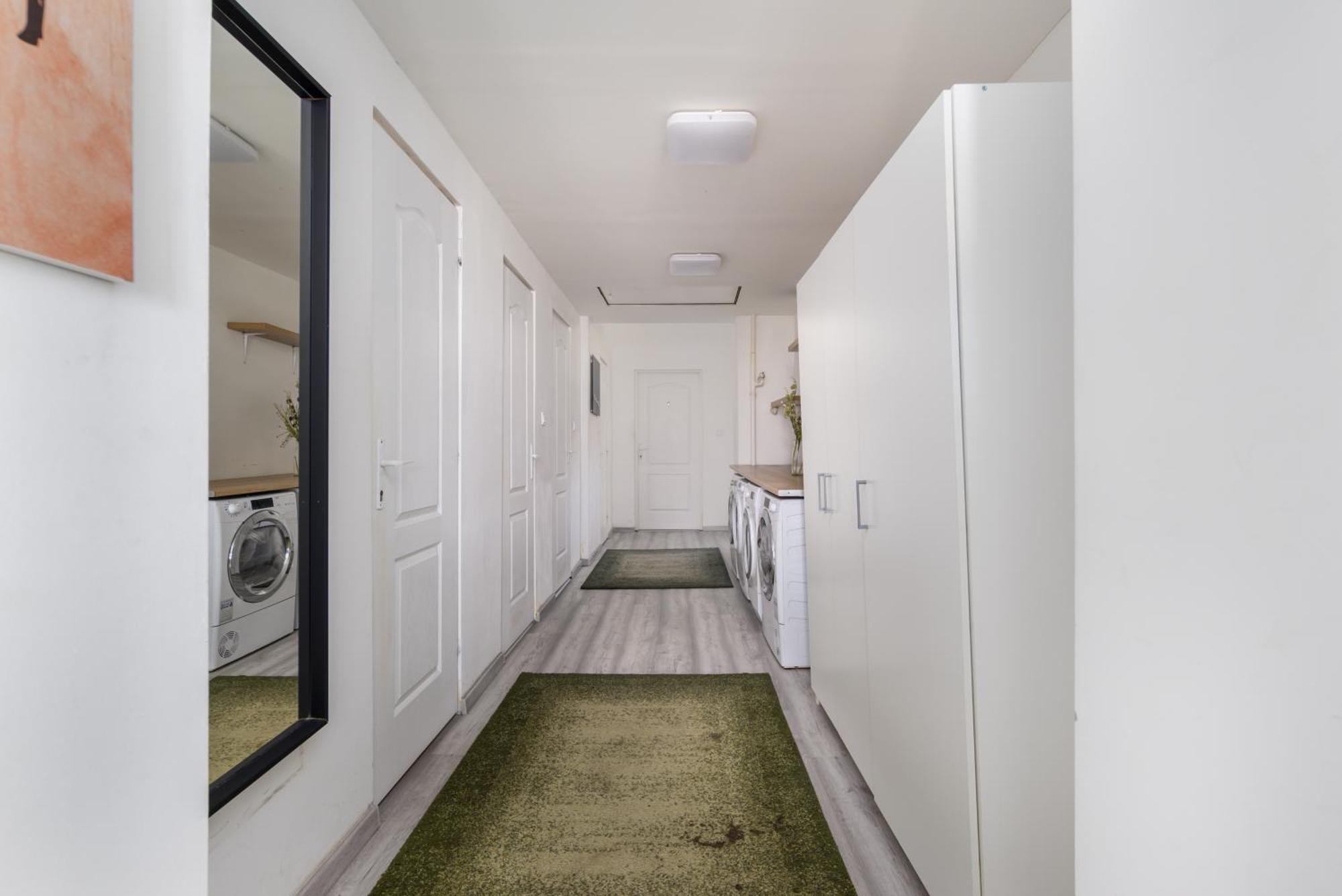 5 Bedrooms Keleti-Home بودابست المظهر الخارجي الصورة