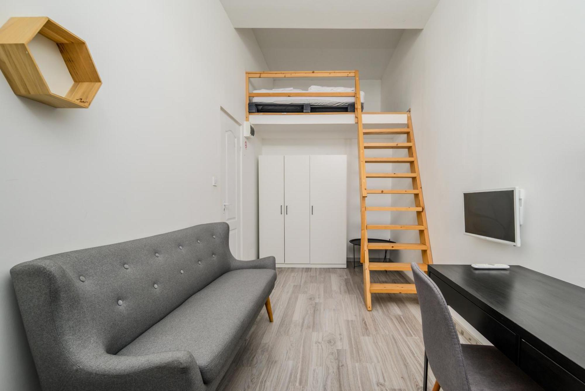 5 Bedrooms Keleti-Home بودابست المظهر الخارجي الصورة